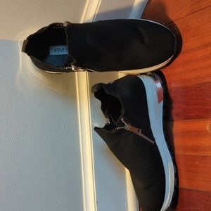 Women's Steve Madden Sneakers. Size 8